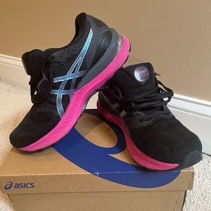ASICS Gel Nimbus 23 SIZE 9
